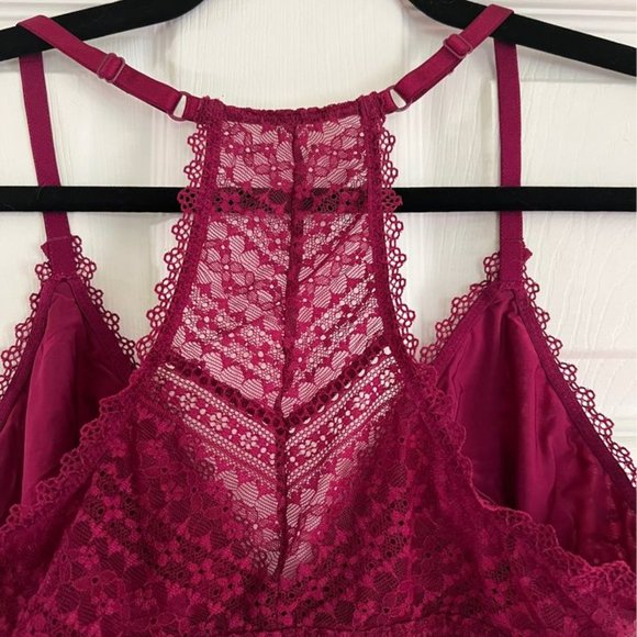 GUC WOMAN'S FRONT HOOKING SUPER CUTE LACEY MAROON BRALETTE BY VICTORIA SECRET - Picture 8 of 8